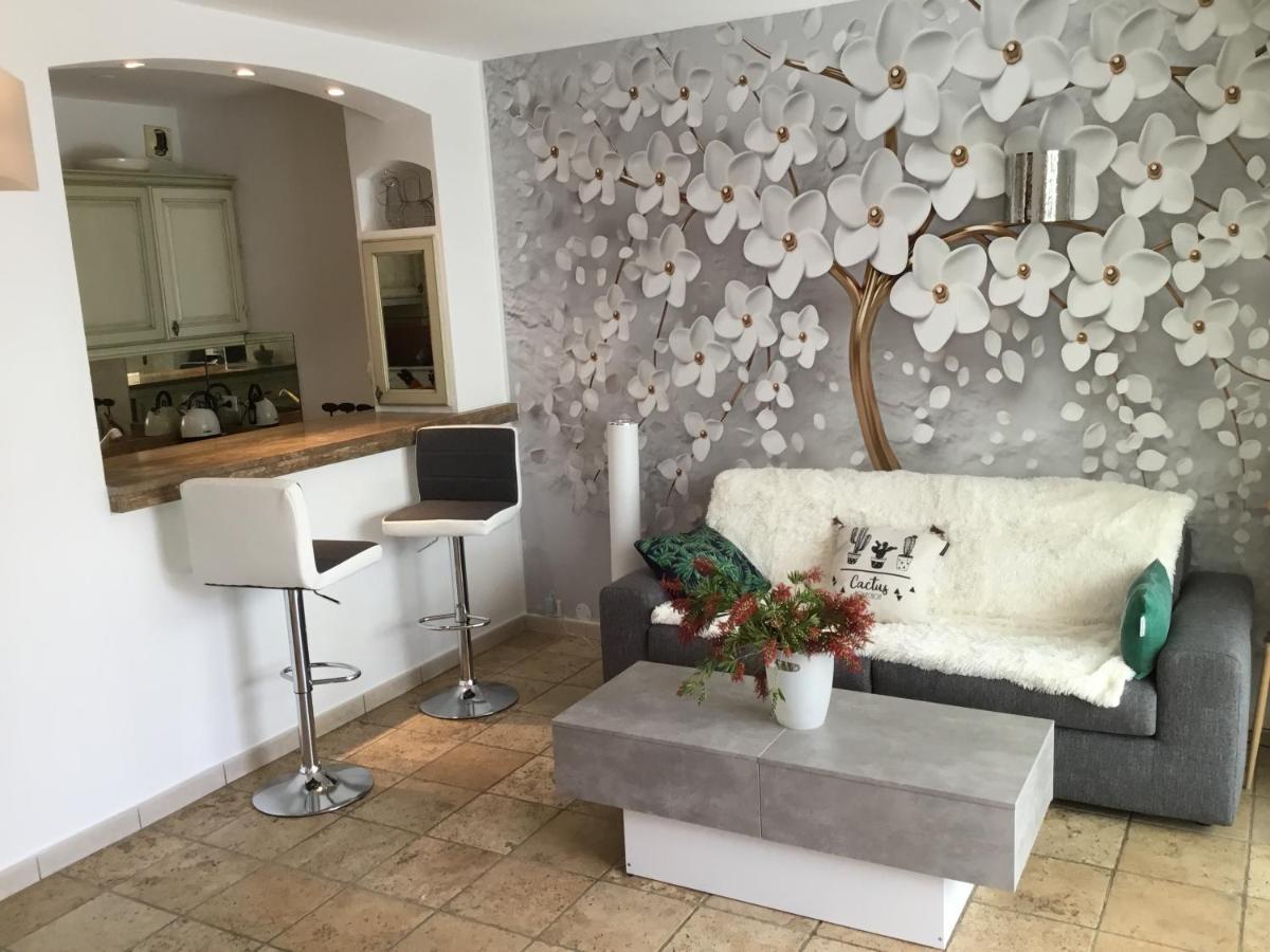 Mistral Gagnant Apartment Frejus Exterior photo